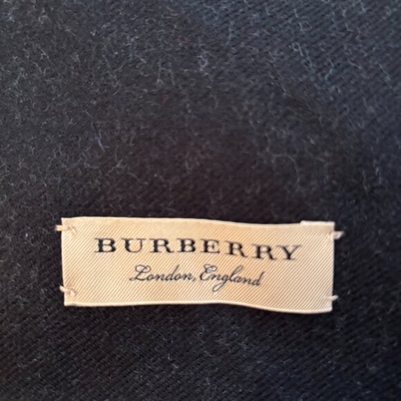 NWT Burberry Charcoal Plaid Cape/Wrap - Picture 6 of 7